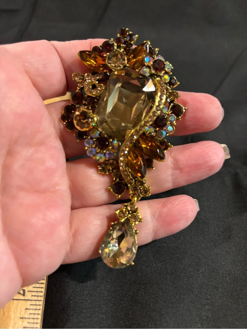 RHINESTONE BROOCH PIN WHISKEY TOPAZ COLOR HOLD YONE NWOT BEAUTY